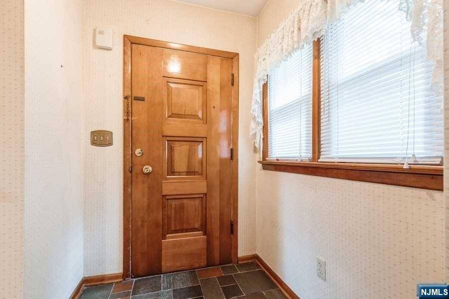 Saddle Brook, NJ 07663,187 Saddle River RD