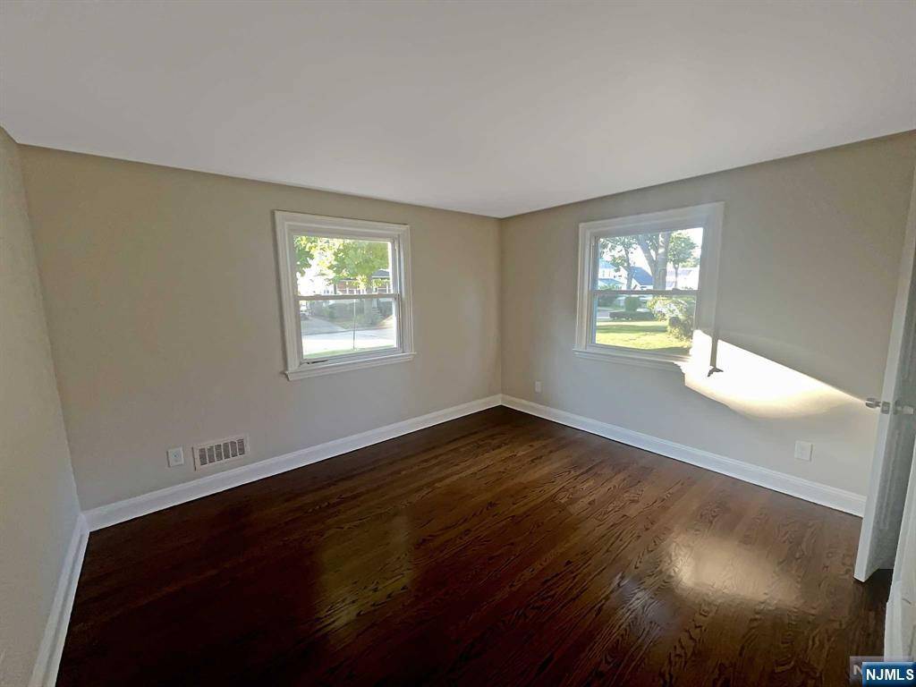 Teaneck, NJ 07666,1087 Congress AVE