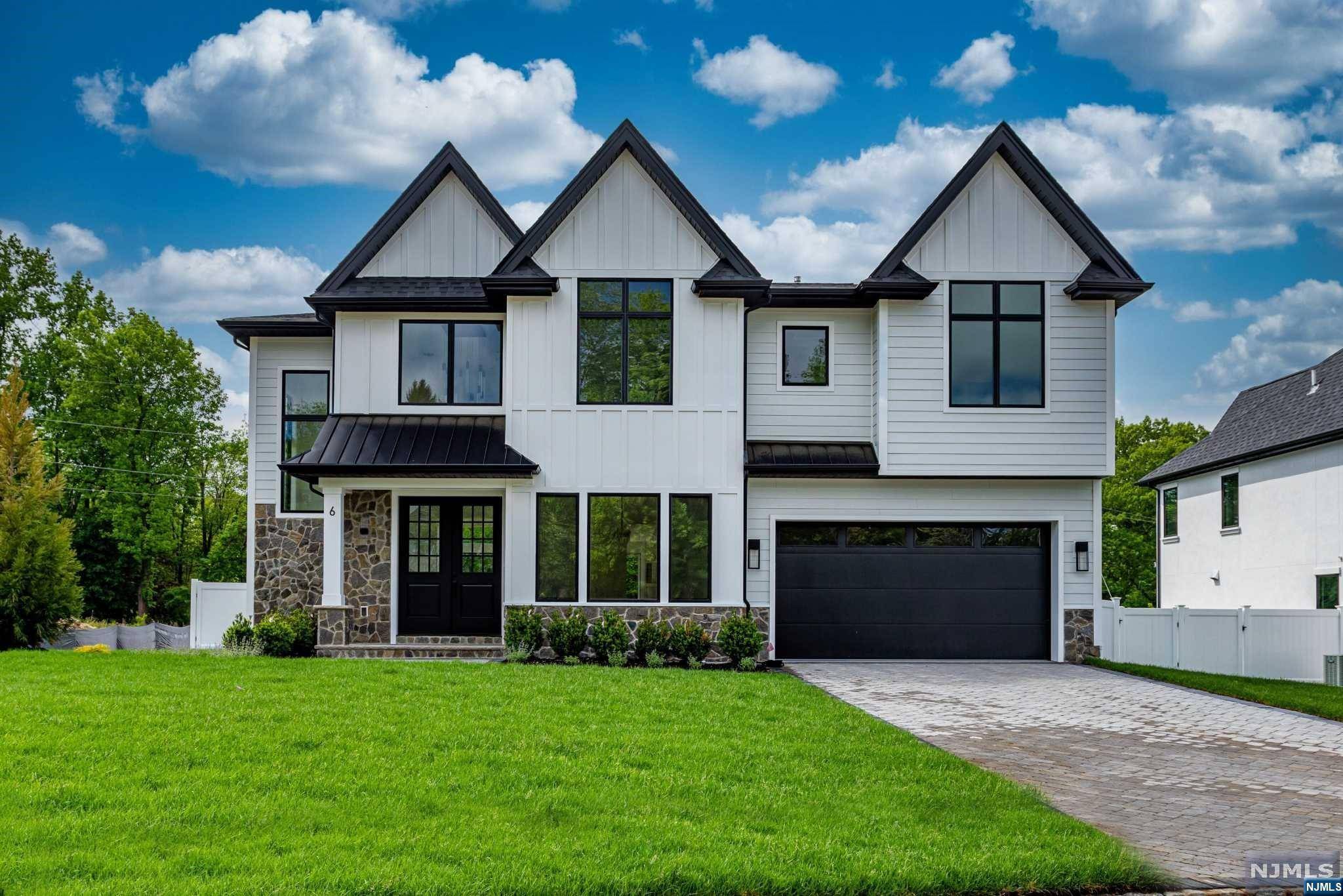 Montvale, NJ 07645,1 Wedgehill LN