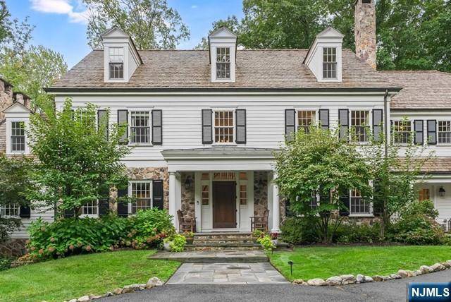 Essex Fells, NJ 07021,10 Hawthorne RD