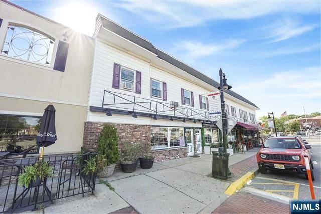East Rutherford, NJ 07073,266 Park AVE
