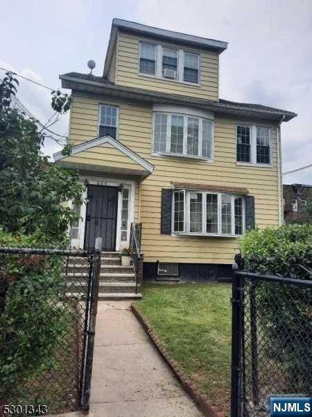 Newark, NJ 07112,264-266 Pomona AVE