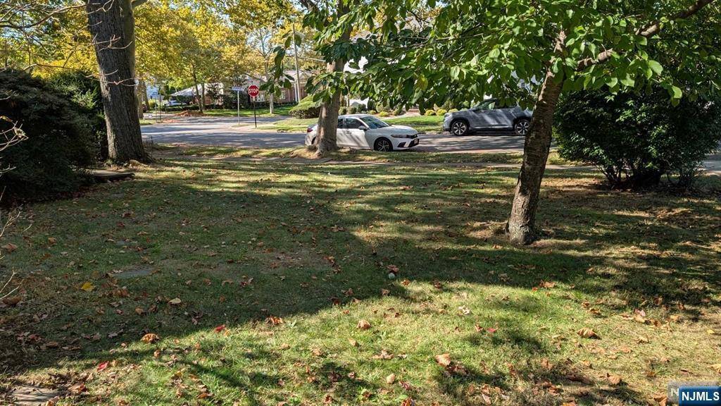 Teaneck, NJ 07666,1391 Somerset Gate