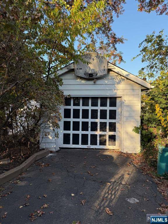 Hasbrouck Heights, NJ 07604,415 Jefferson AVE