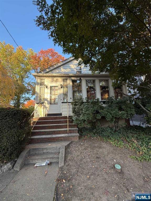 Hasbrouck Heights, NJ 07604,415 Jefferson AVE