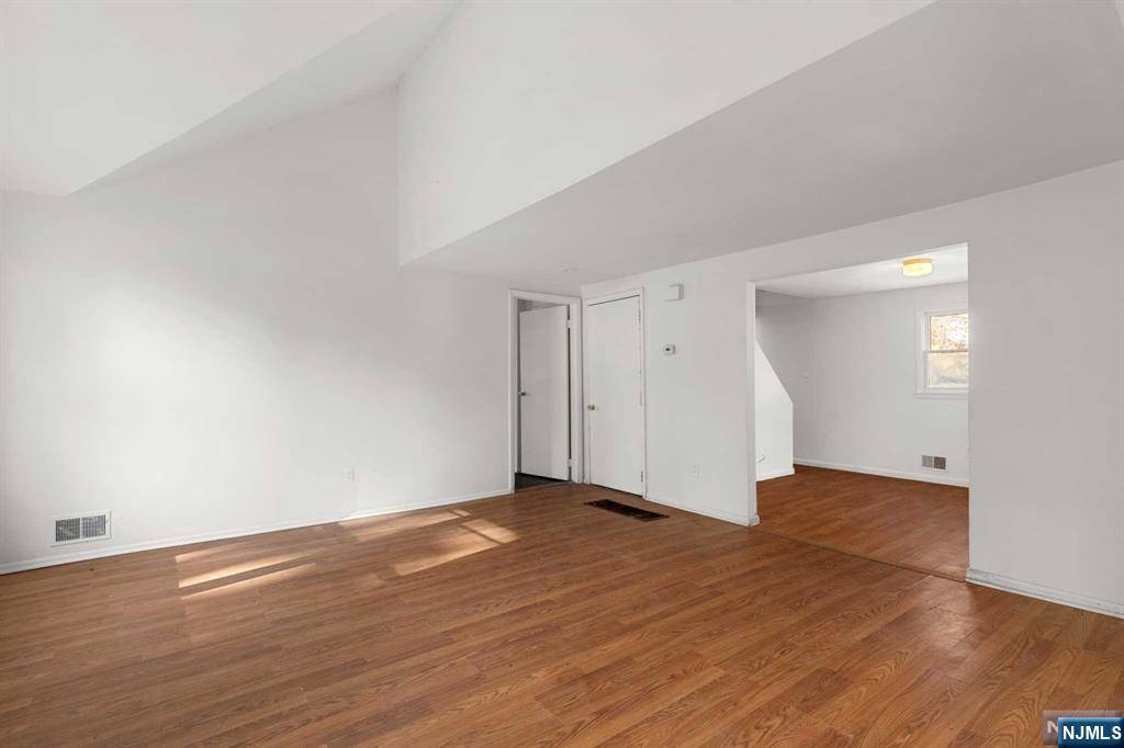 Jefferson Township, NJ 07885,15 River RD