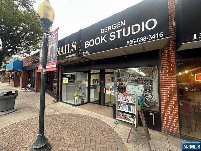 Hillsdale, NJ 07642,132A Broadway