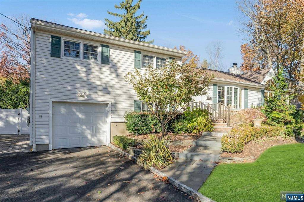 Ramsey, NJ 07446,37 Roandis CT