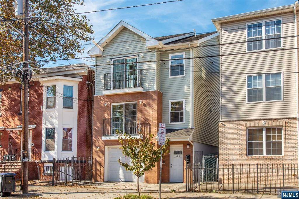 Newark, NJ 07104,118 Oraton ST