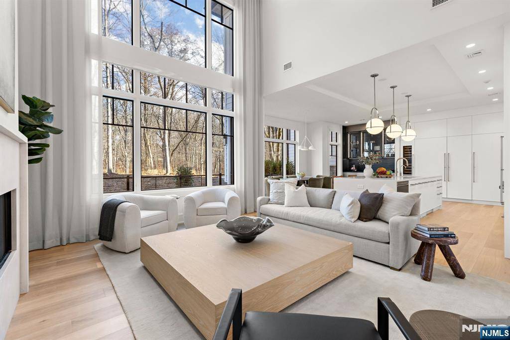 Demarest, NJ 07627,22 Stone Bridge CT