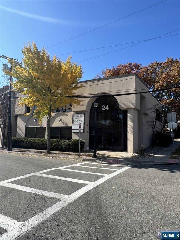 Emerson, NJ 07630,24 W Emerson PLZ #2nd Floor - Mid