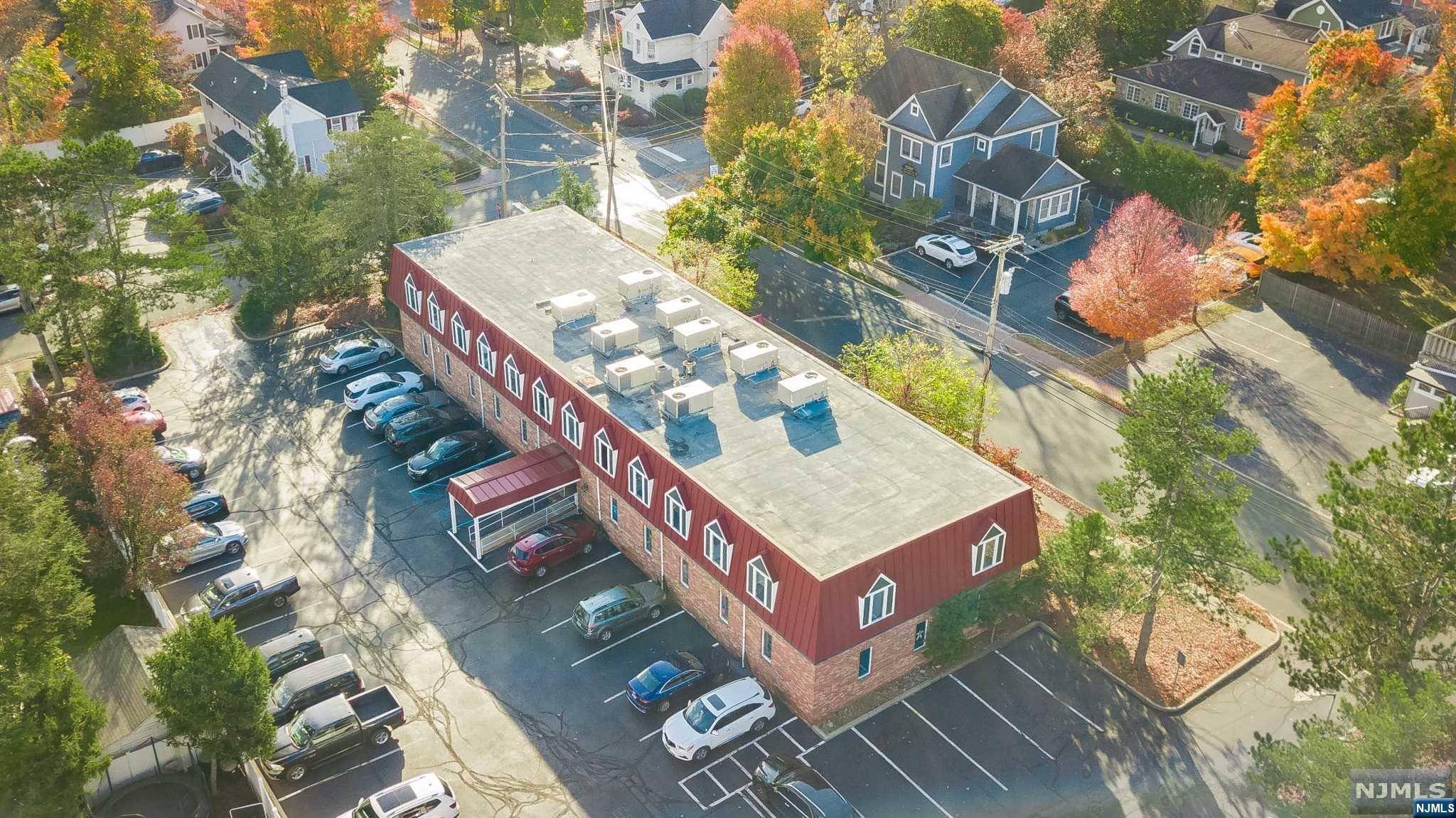 Wyckoff, NJ 07481,385 Clinton AVE