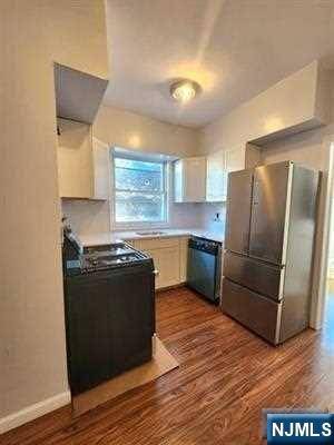 Bayonne, NJ 07002,14 Cooper ST