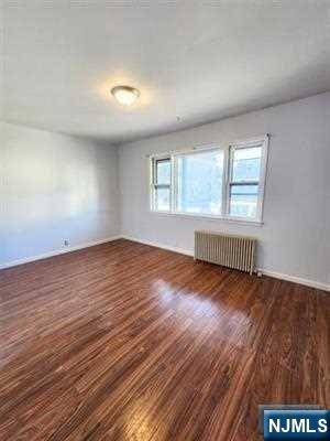 Bayonne, NJ 07002,14 Cooper ST