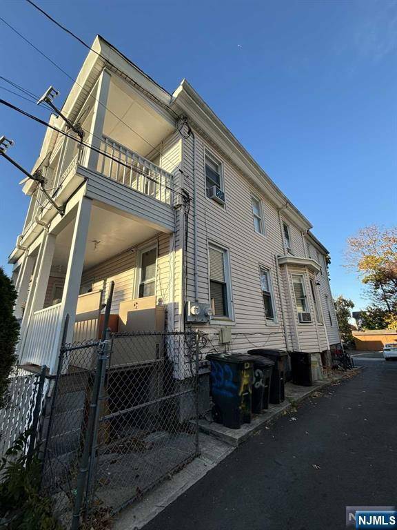 Passaic, NJ 07055,330 Lafayette AVE