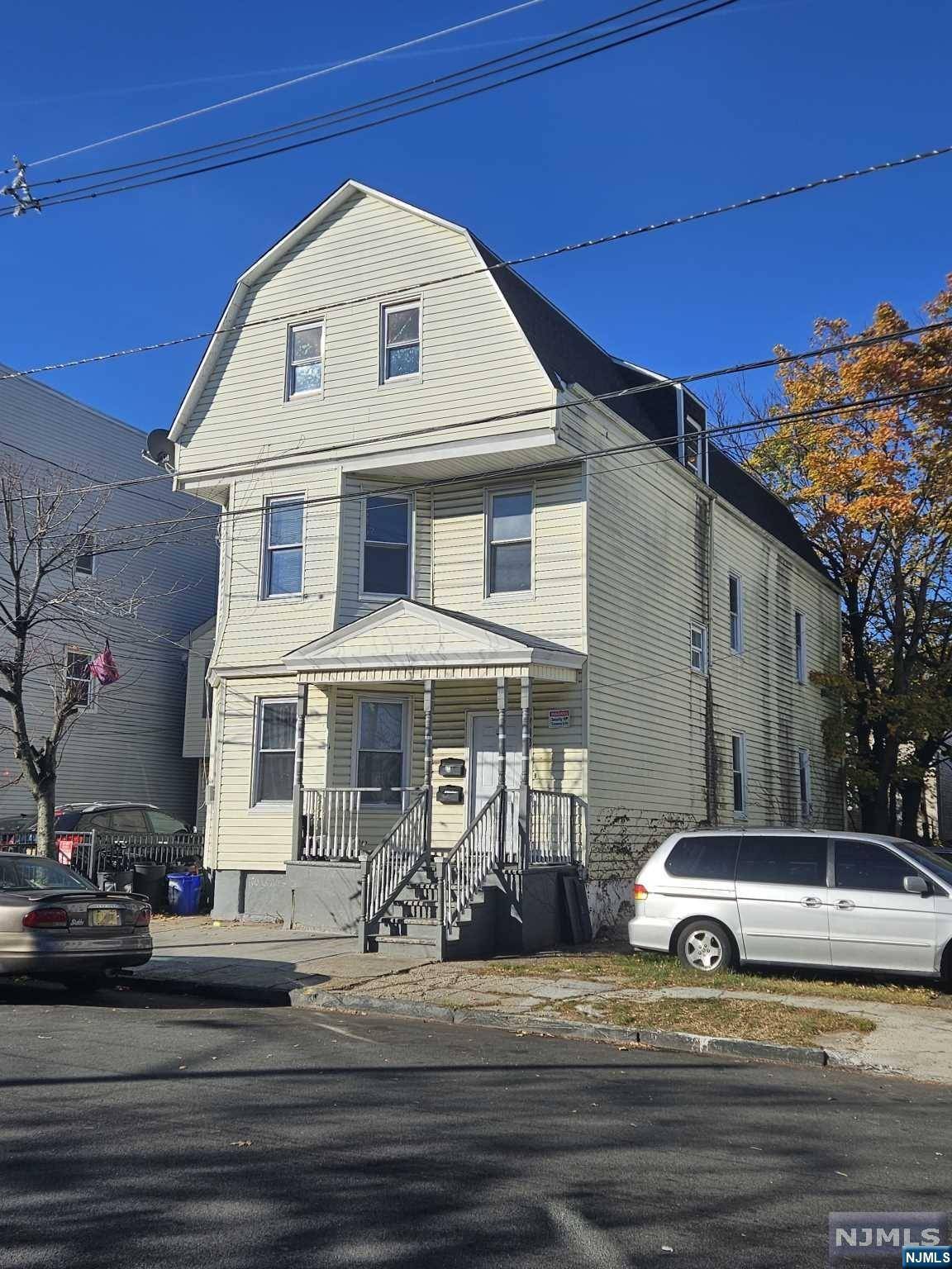 Newark, NJ 07103,733 S 14th ST
