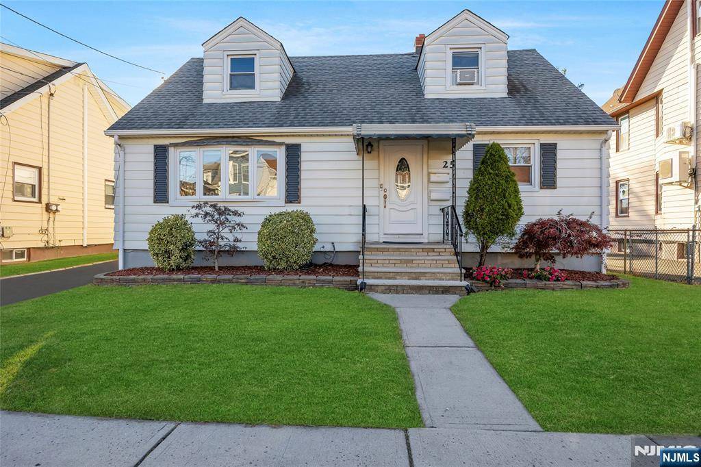 Garfield, NJ 07026,25 Wood ST