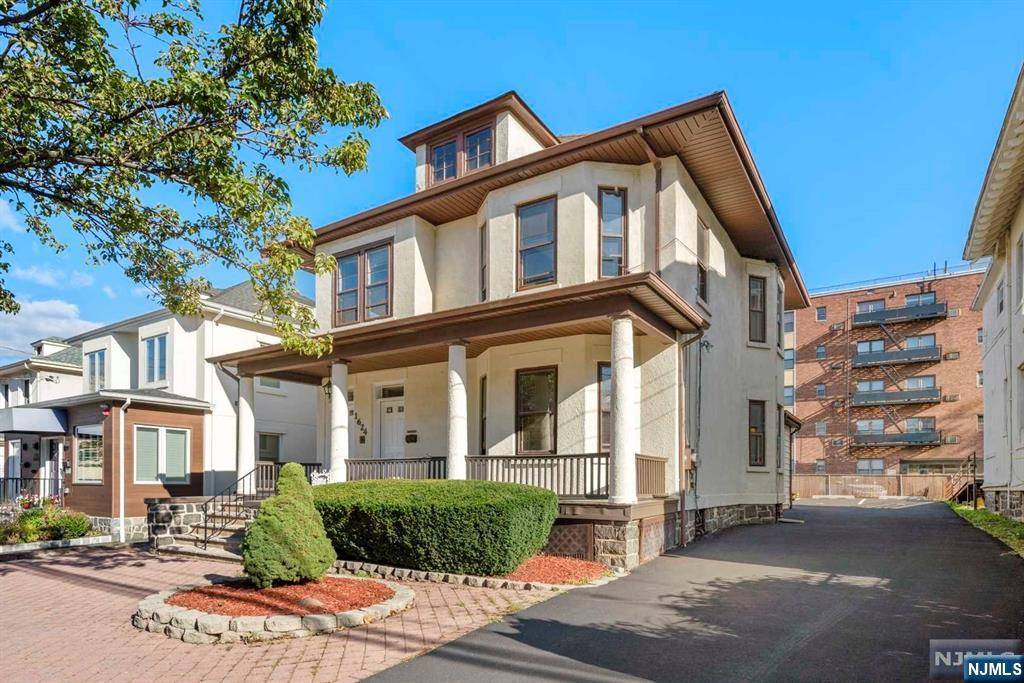 Fort Lee, NJ 07024,1624 Center AVE #A & B