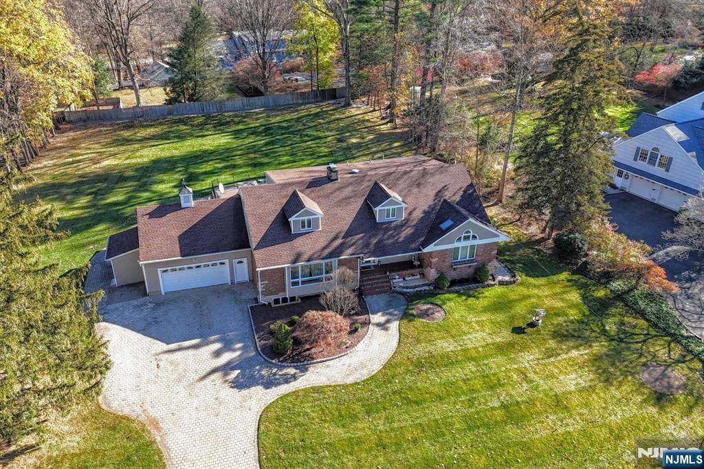 Upper Saddle River, NJ 07458,20 Spook Ridge RD