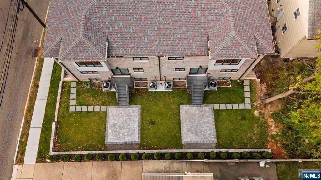 Fort Lee, NJ 07024,1556 West ST