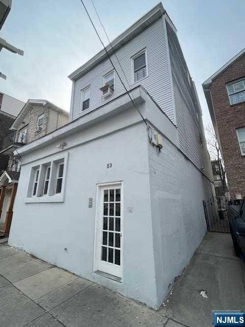 Passaic, NJ 07055,83 4th ST