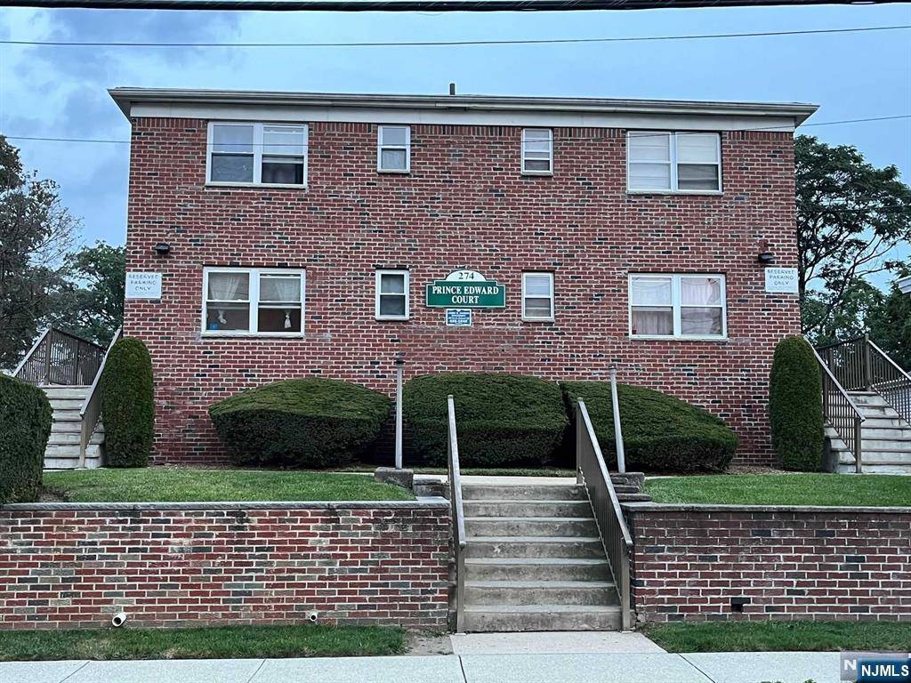 Hackensack, NJ 07601,274 Park ST #16
