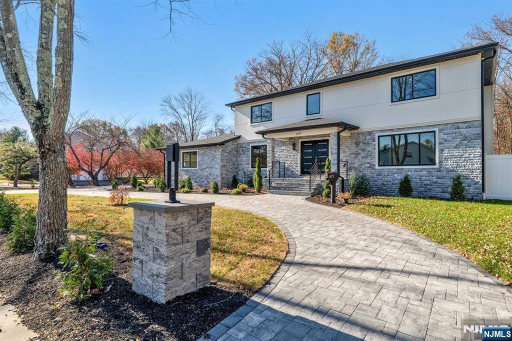 Paramus, NJ 07652,671 Drexel RD