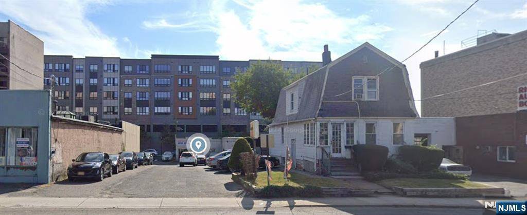 Hackensack, NJ 07601,216 River ST