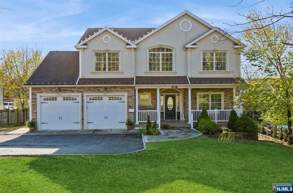 West Orange, NJ 07052,608 Mount Pleasant AVE