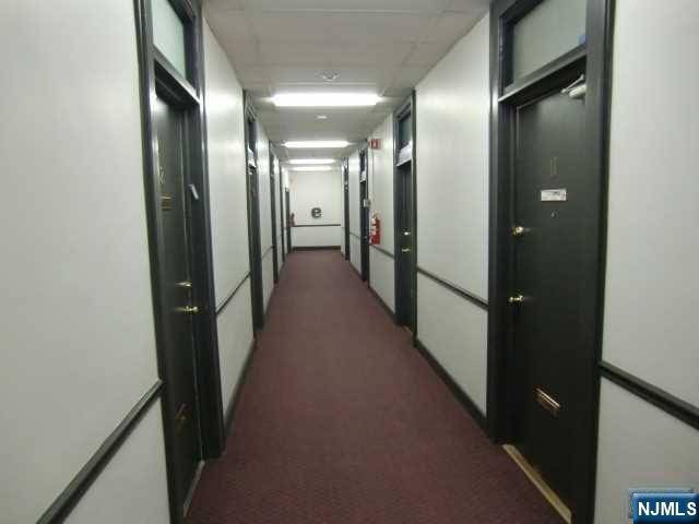 Englewood, NJ 07631,20 N Van Brunt ST ##7