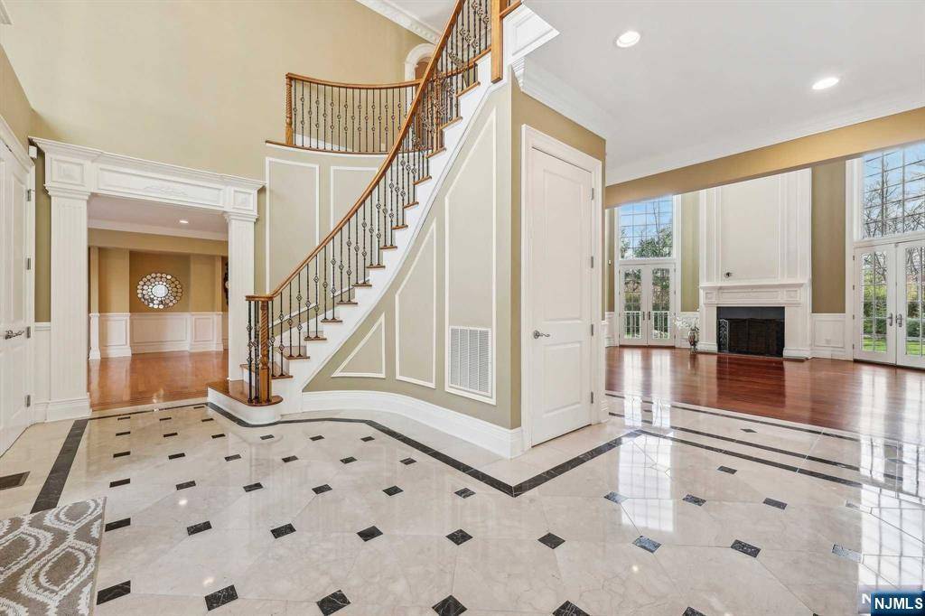Alpine, NJ 07620,24 Tulip Tree LN