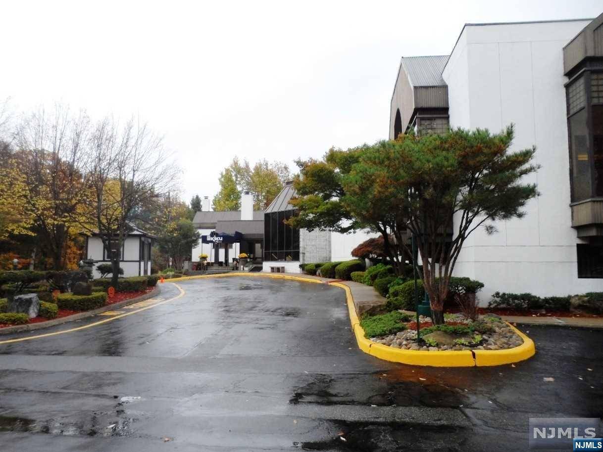 Alpine, NJ 07620,385 Route 9w