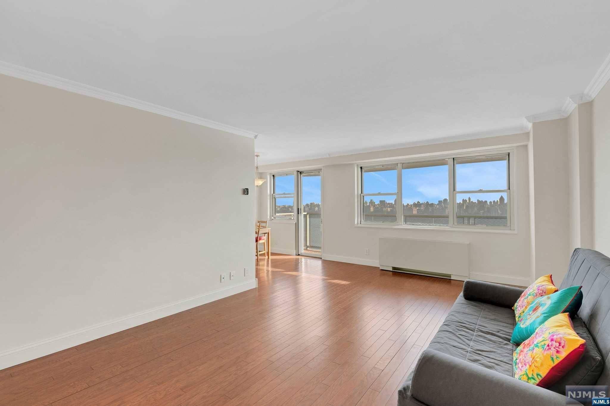 West New York, NJ 07093,6600 Boulevard East #16B