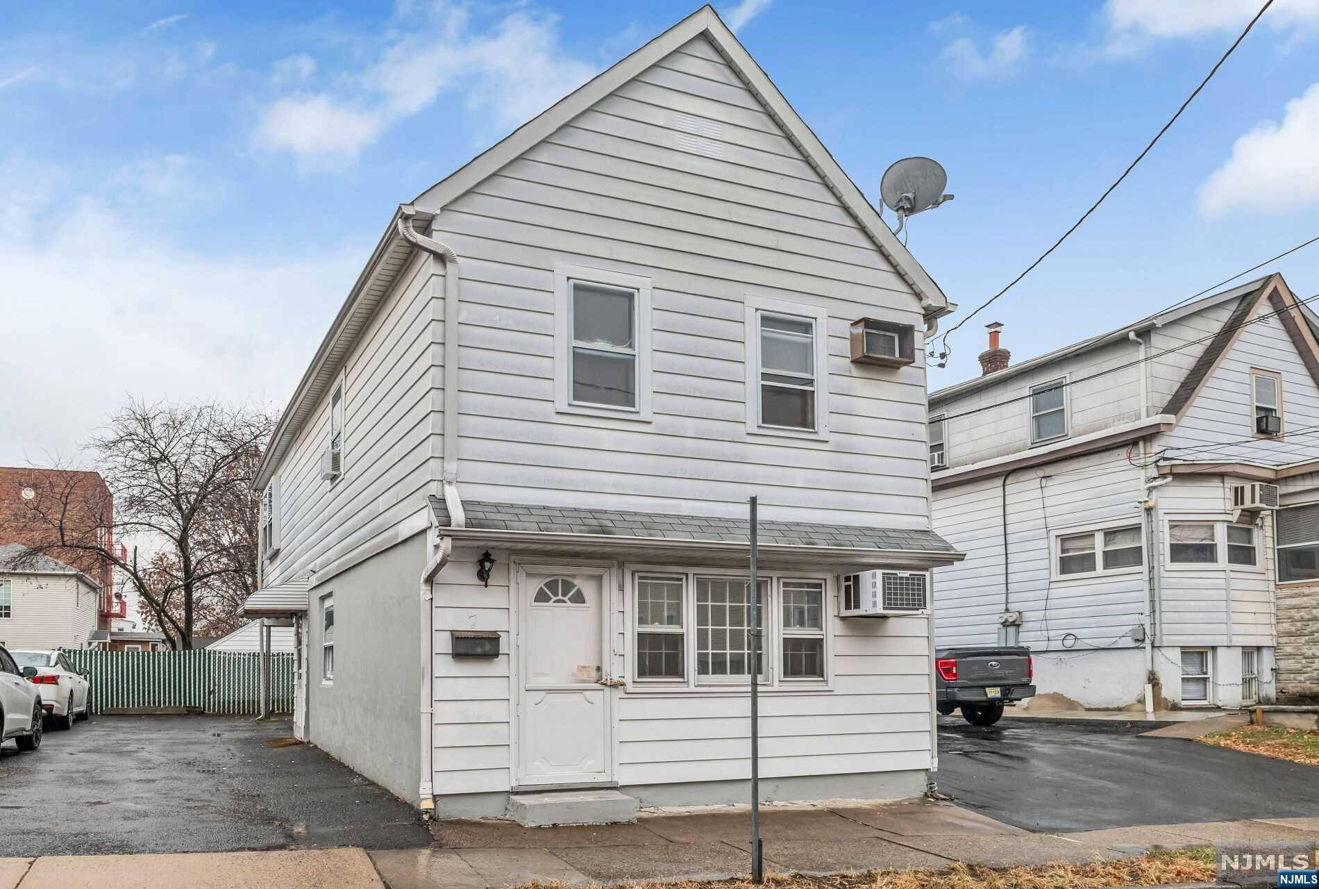 Clifton, NJ 07013,7 Huron AVE