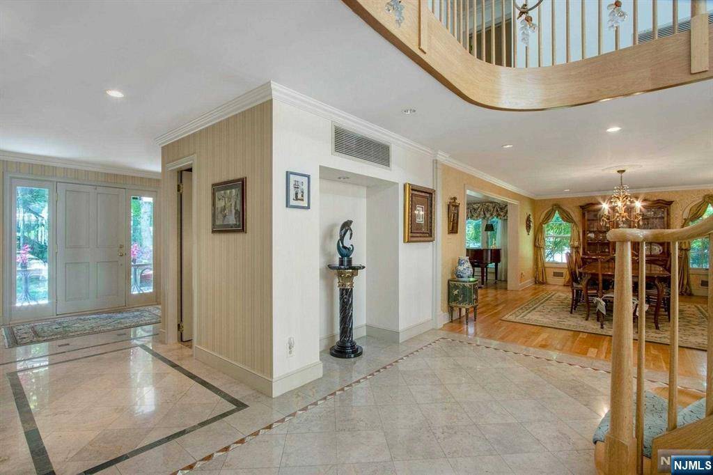 Old Tappan, NJ 07675,52 Cheryll LN