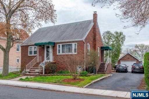 Little Ferry, NJ 07643,27 Grove ST