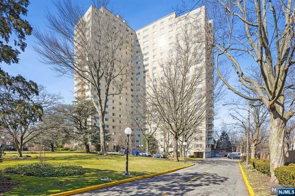 East Orange, NJ 07018,377 S Harrison ST #12kk