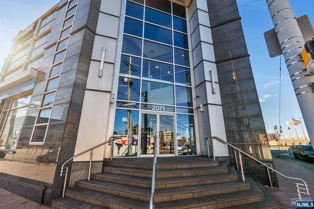 Fort Lee, NJ 07024,2071 Lemoine AVE #202