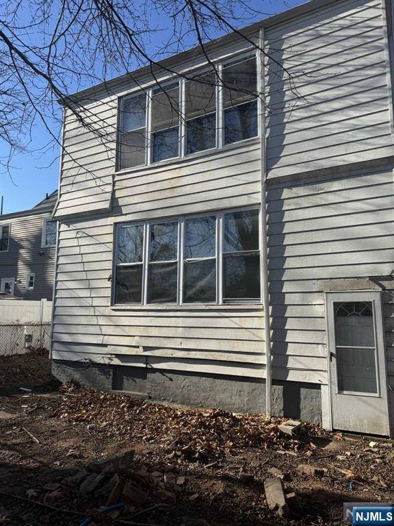 East Orange, NJ 07018,2 Hawthorne PL