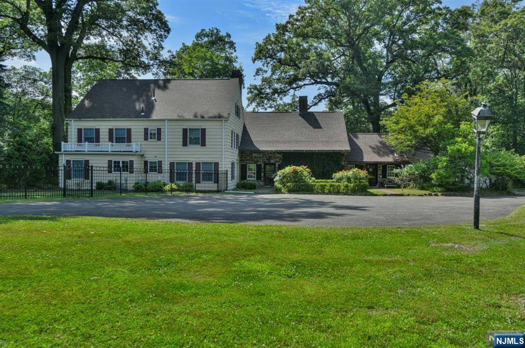 Mahwah, NJ 07430,66 Thunderhead PL