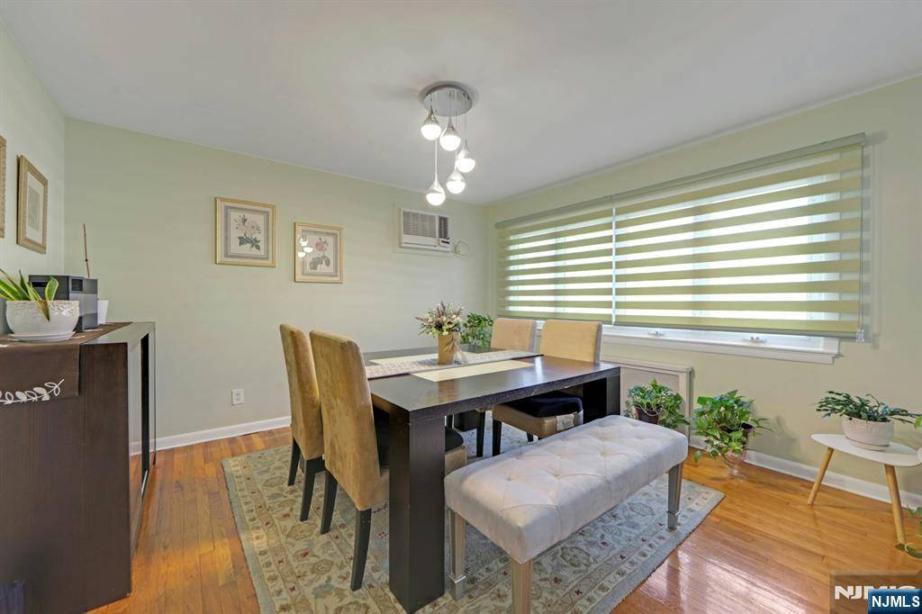 Palisades Park, NJ 07650,62 W Edsall AVE