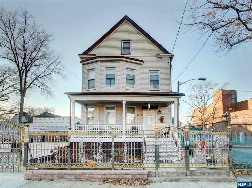 Irvington, NJ 07111,21 Coit ST