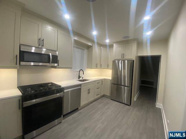 Ridgefield Park, NJ 07660,217 Railroad AVE #2