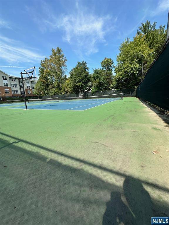 Teaneck, NJ 07666,5 Millay CT