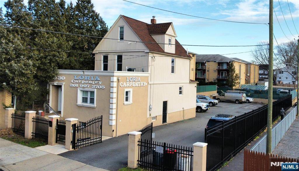 Irvington, NJ 07111,1030-1032 Stuyvesant AVE #32