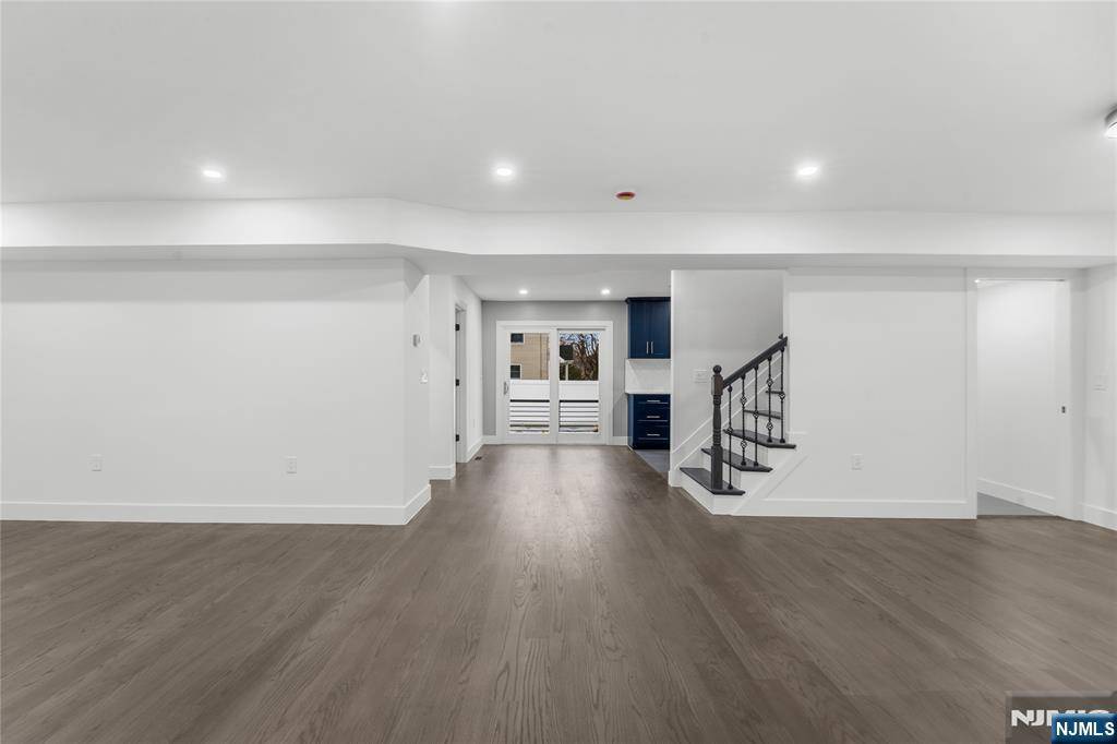 New Milford, NJ 07646,457 Charles ST