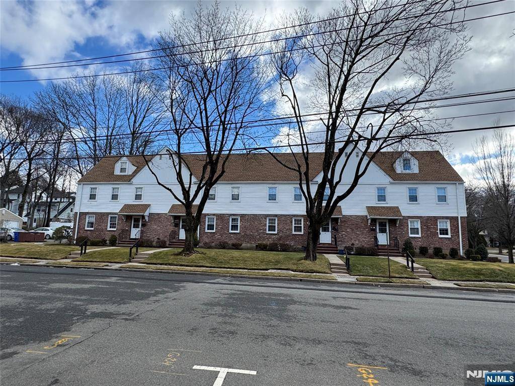 Tenafly, NJ 07670,2-8 New ST #8A