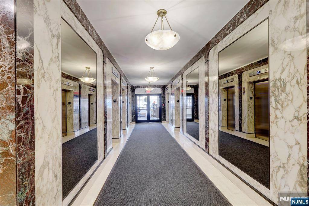 Fort Lee, NJ 07024,555 North AVE #24m