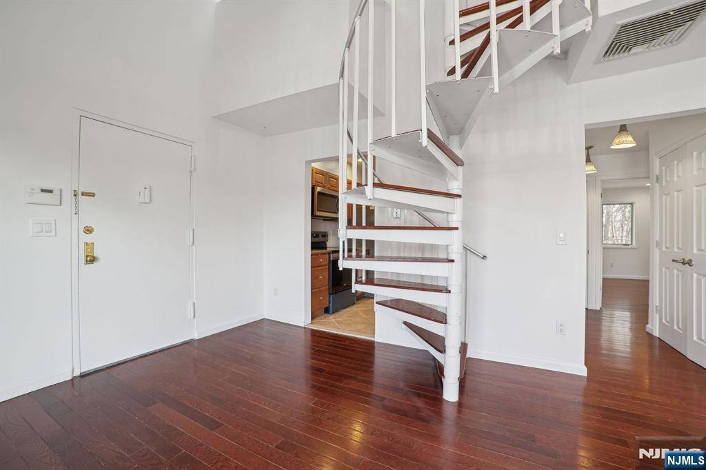 Englewood, NJ 07631,29 Presidential DR #29