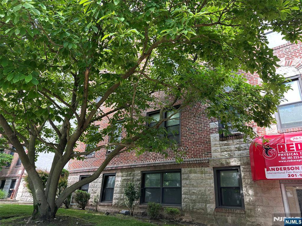 Cliffside Park, NJ 07010,765 Anderson AVE #Ground fl.